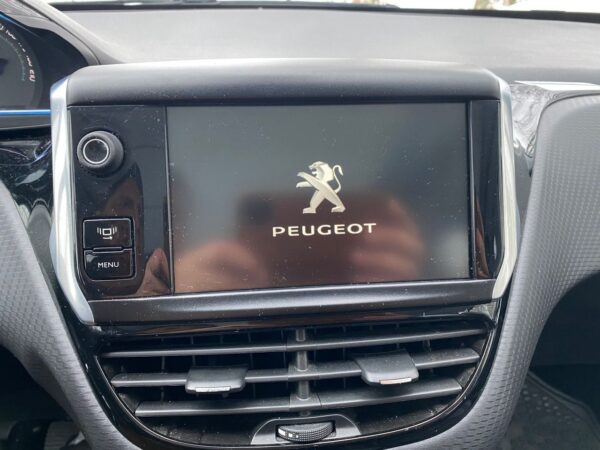 17 Peugeot 2008