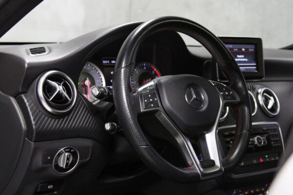 17 Mercedes-Benz Classe A