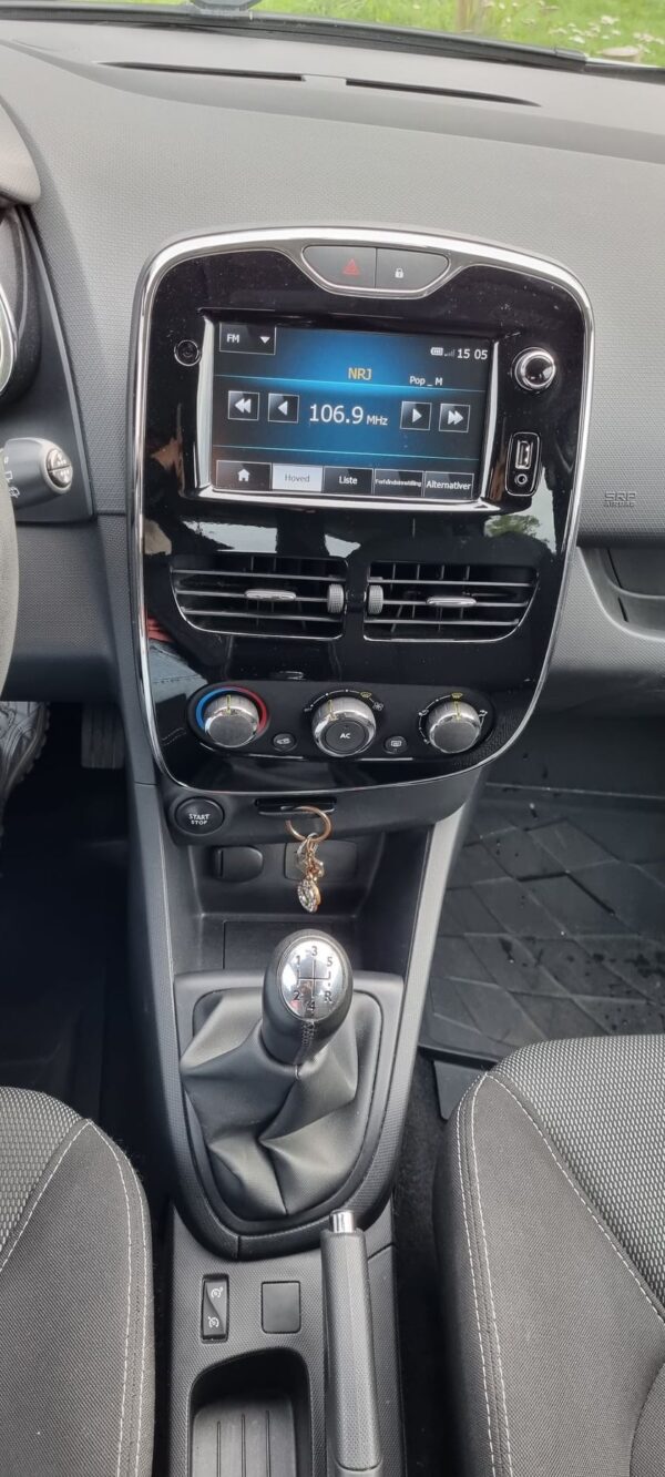 18 Renault Clio