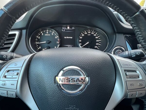18 Nissan Qashqaï