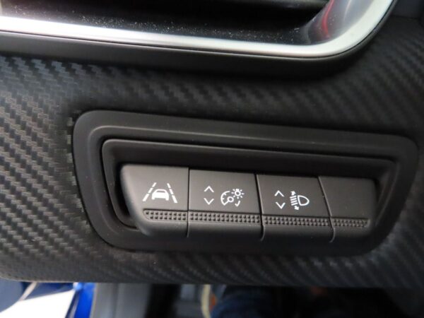 18 Renault Clio