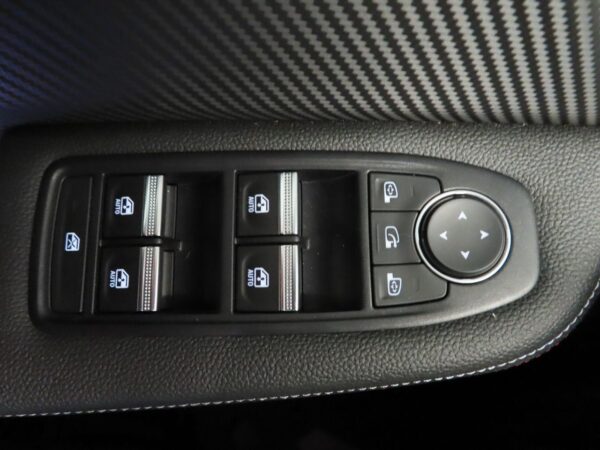 19 Renault Clio