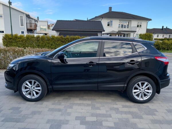 2 Nissan Qashqai