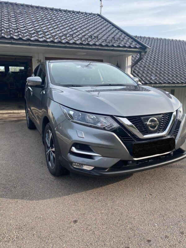 2 Nissan Qashqai