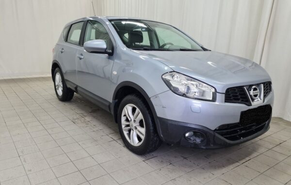2 Nissan Qashqaï