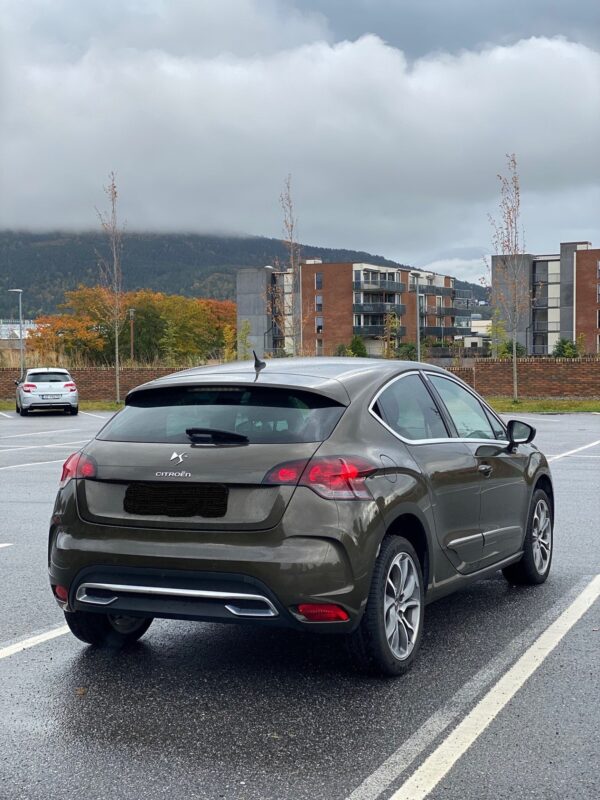 2 Citroën DS4