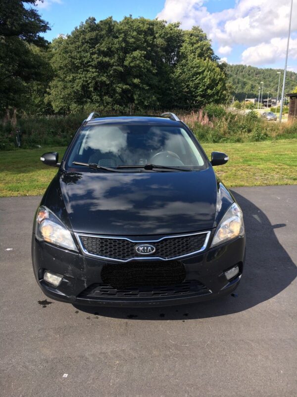 2 Kia Ceed