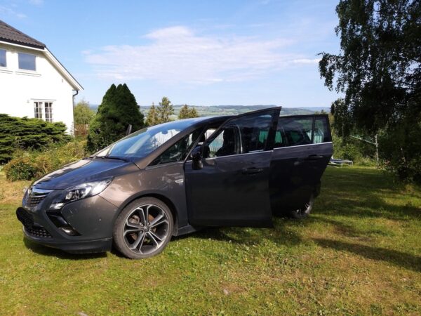 2 Opel Zafira Tourer 7 Place
