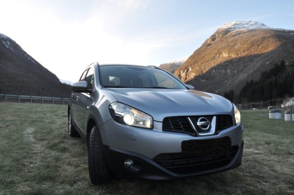 2 Nissan Qashqai