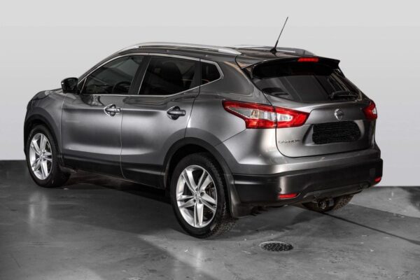 2 Nissan Qashqai