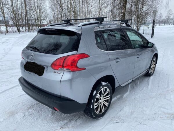 2 Peugeot 2008