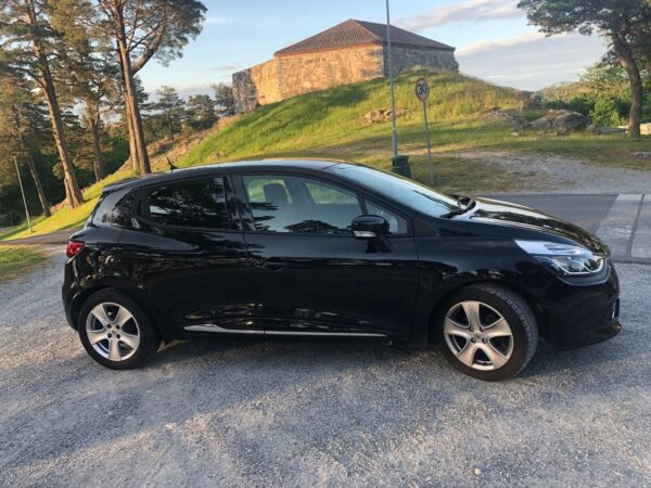 2 Renault Clio