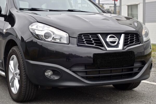 2 Nissan Qashqai +2