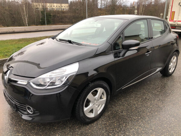 2 Renault Clio