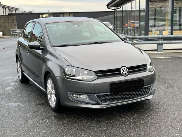 2 Volkswagen Polo
