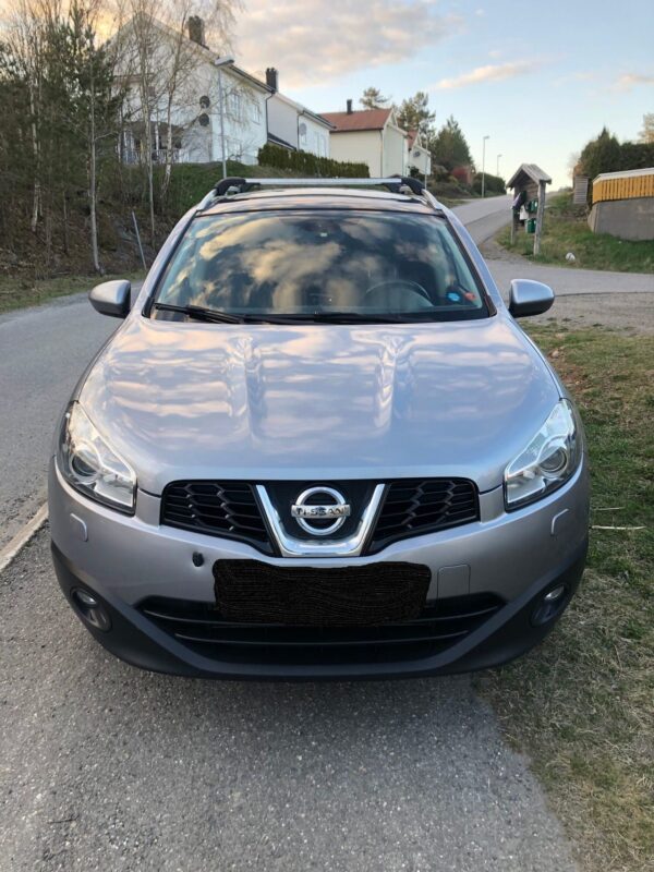 2 Nissan Qashqai +2
