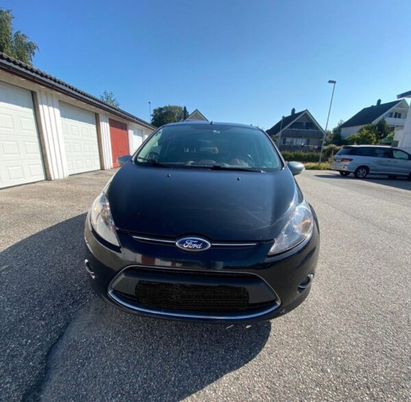 2 Ford Fiesta