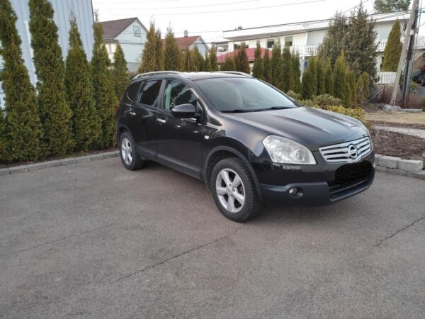 2 Nissan Qashqai +2