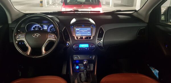 2 Hyundai ix35