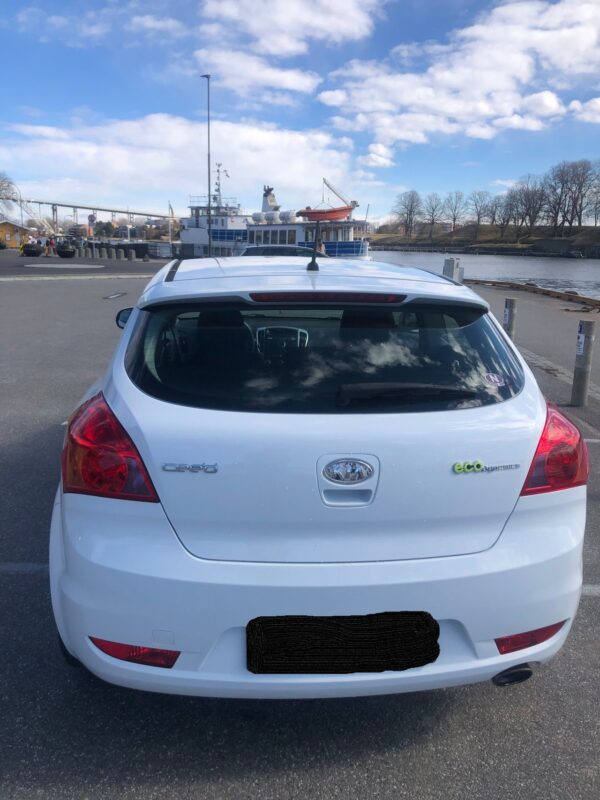 2 Kia Cee'd