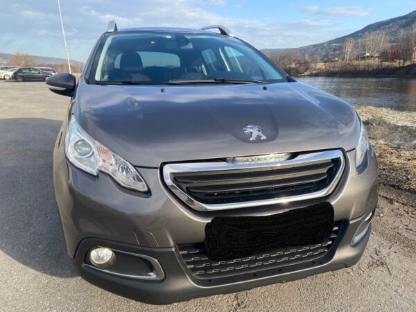 2 Peugeot 2008