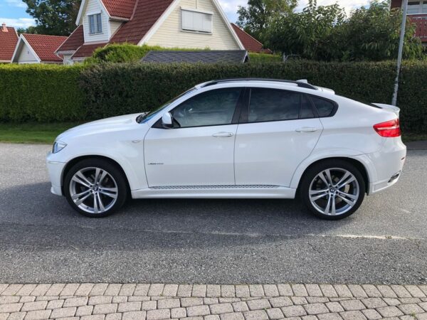 2 BMW X6