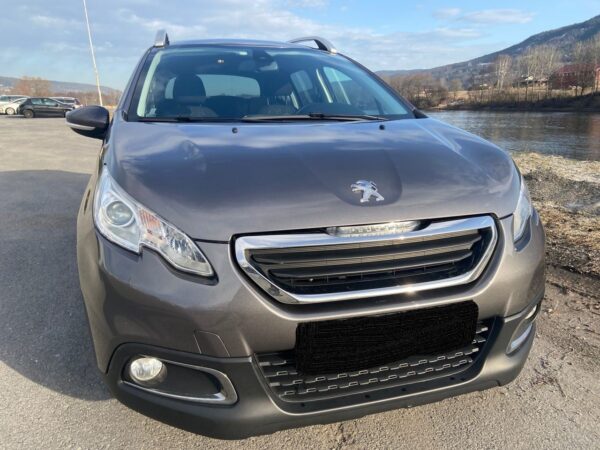 2 Peugeot 2008