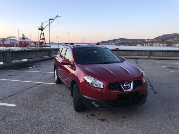 2 Nissan Qashqai +2