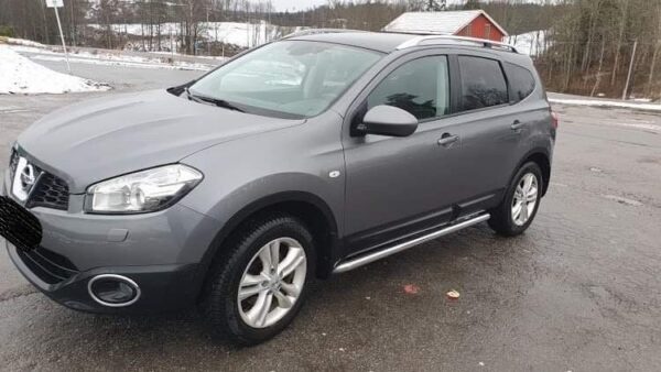 2 Nissan Qashqai +2