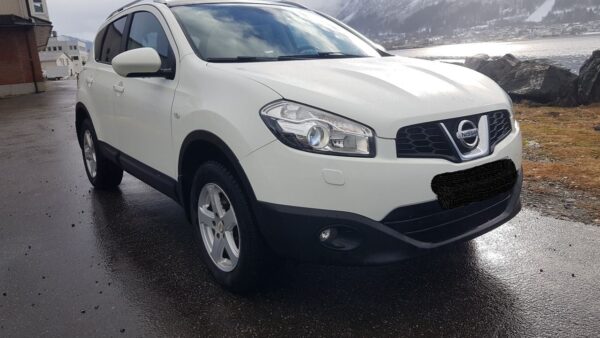 2 Nissan Qashqaï