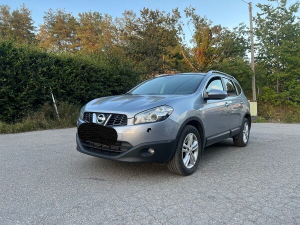 2 Nissan Qashqaï