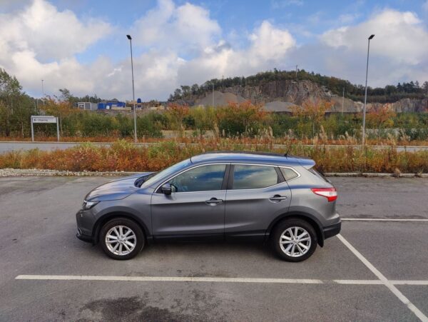2 Nissan Qashqai