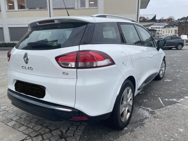 2 Renault Clio