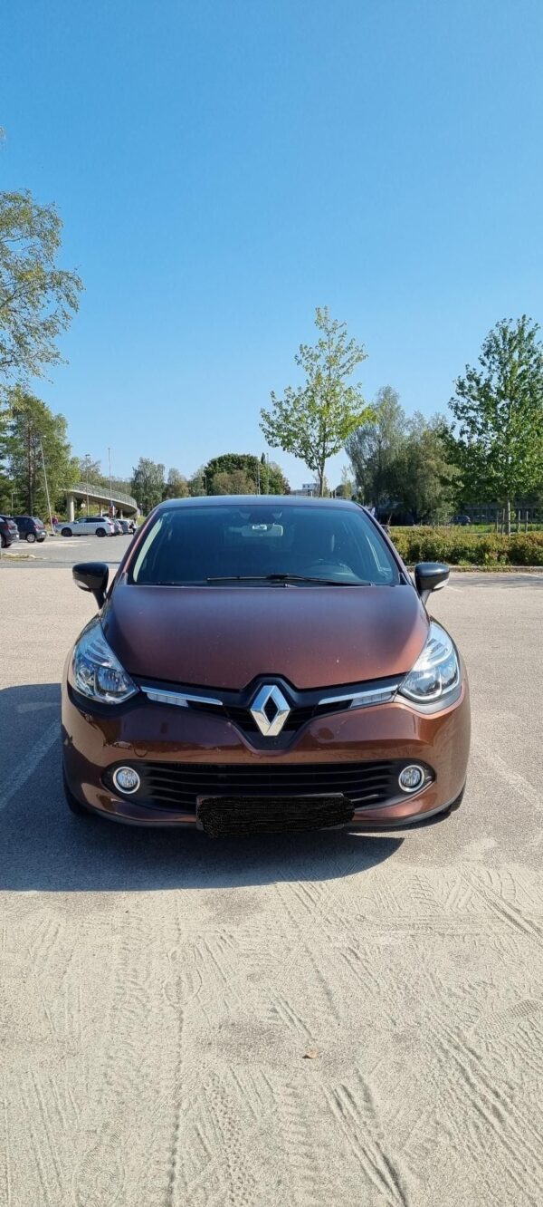 2 Renault Clio