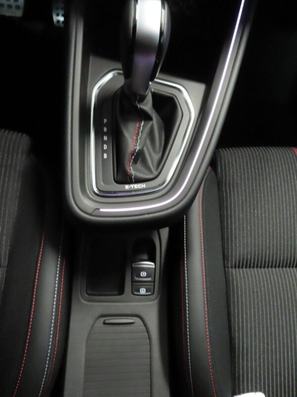 20 Renault Clio