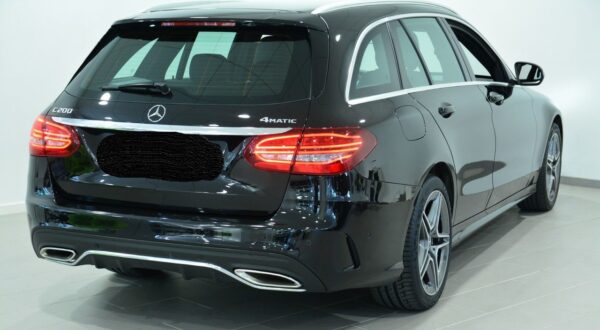21 Mercedes-Benz Classe C