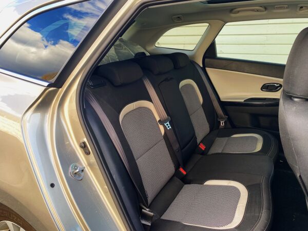 21 Kia Cee'd