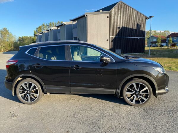 21 Nissan Qashqai