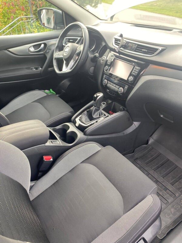 22 Nissan Qashqai