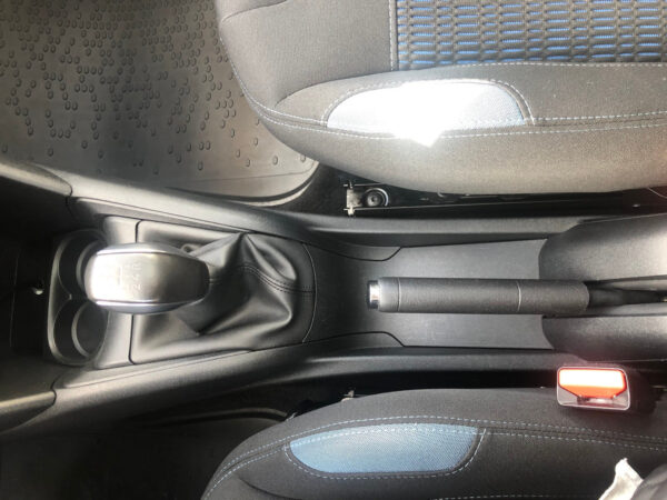 22 Peugeot 208