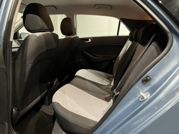 22 Hyundai i20