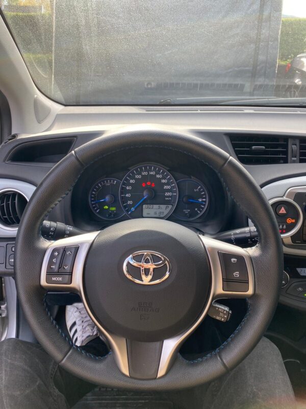 23 Toyota Yaris