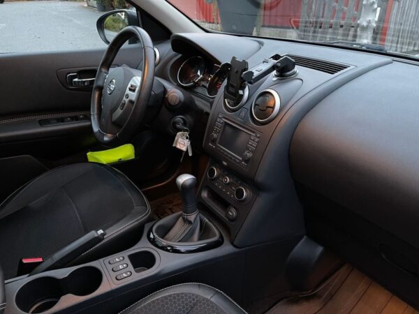 26 Nissan Qashqai