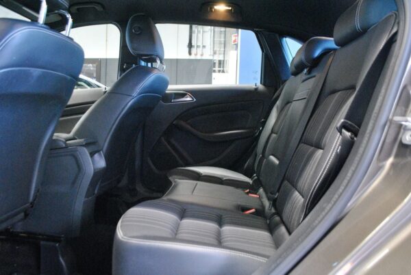 26 Mercedes-Benz Classe B