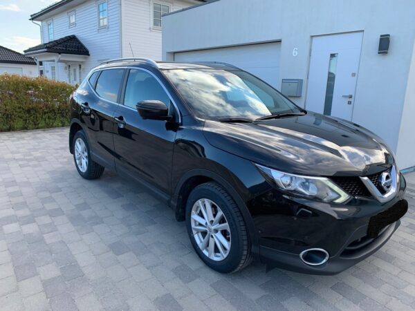 3 Nissan Qashqai