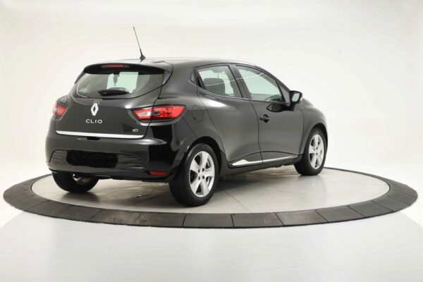 3 Renault Clio