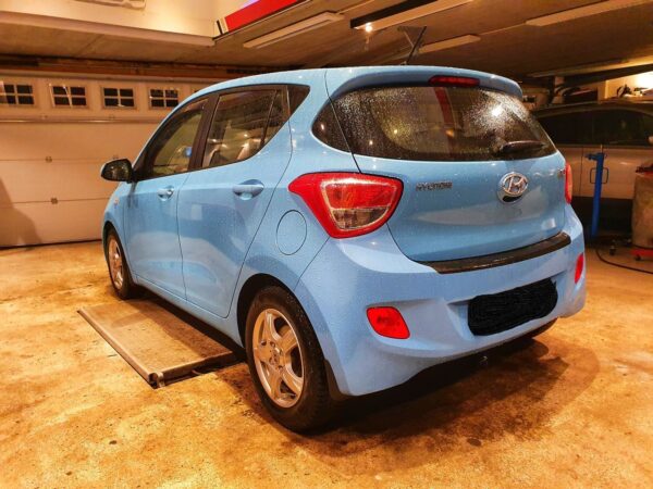 3 Hyundai i10