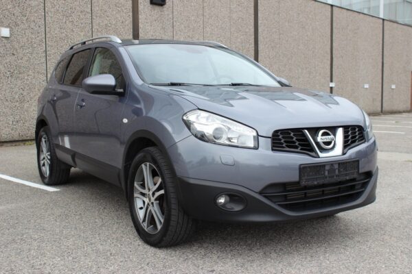 3 Nissan Qashqai +2