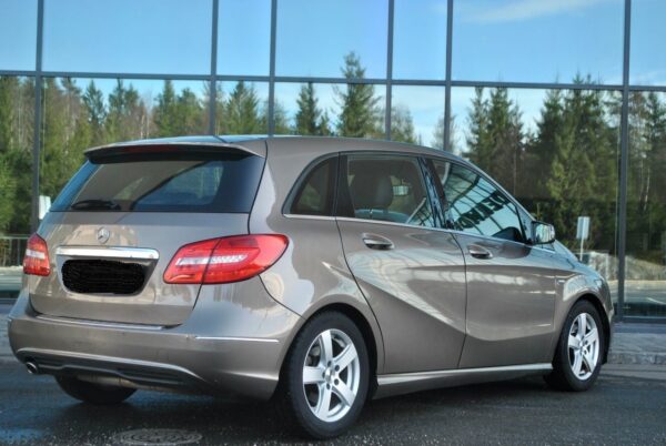 3 Mercedes-Benz Classe B