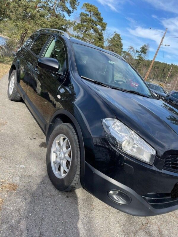 3 Nissan Qashqai +2